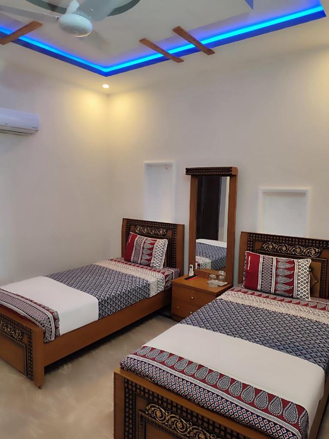 Lavish Residency Guest House Fasial Town 拉瓦尔品第 外观 照片
