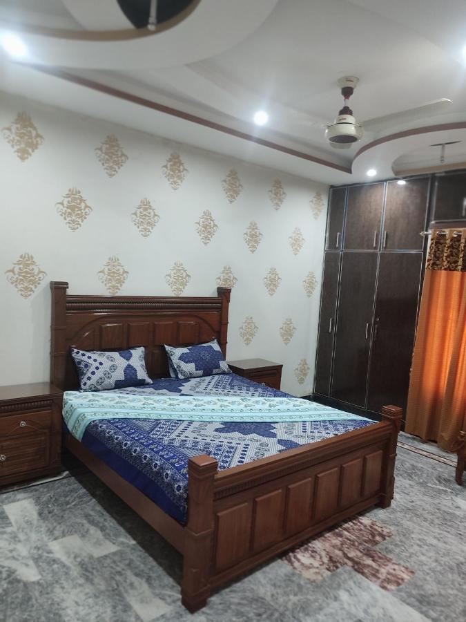 Lavish Residency Guest House Fasial Town 拉瓦尔品第 外观 照片