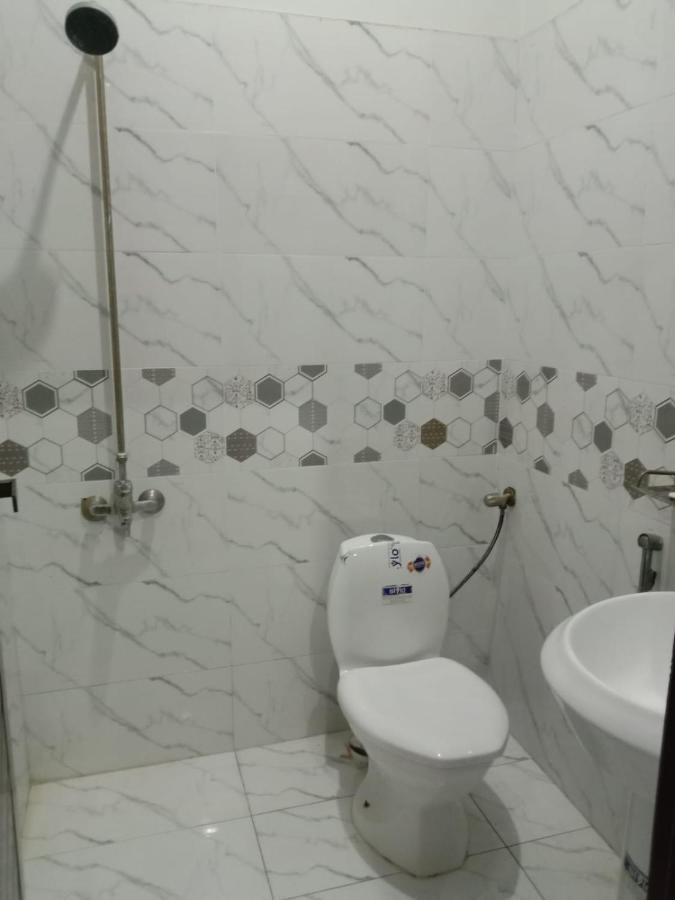Lavish Residency Guest House Fasial Town 拉瓦尔品第 外观 照片