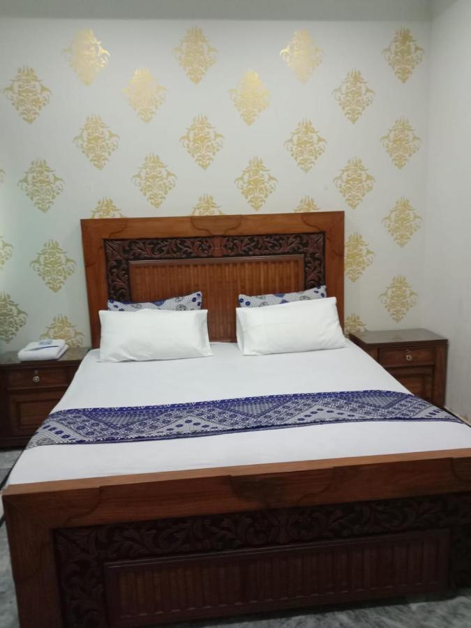 Lavish Residency Guest House Fasial Town 拉瓦尔品第 外观 照片