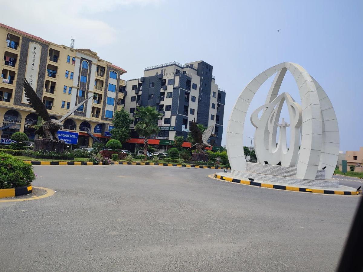 Lavish Residency Guest House Fasial Town 拉瓦尔品第 外观 照片