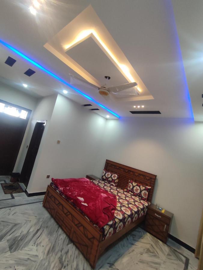 Lavish Residency Guest House Fasial Town 拉瓦尔品第 外观 照片