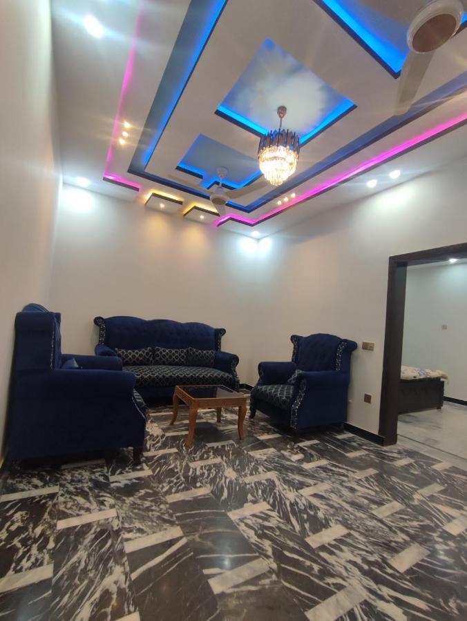 Lavish Residency Guest House Fasial Town 拉瓦尔品第 外观 照片