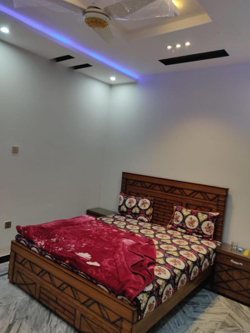 Lavish Residency Guest House Fasial Town 拉瓦尔品第 外观 照片